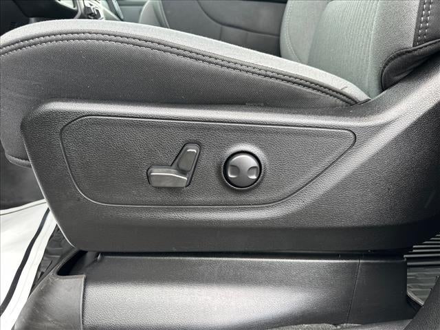 2022 RAM 1500 Big Horn Crew Cab 4x4 5'7" Box