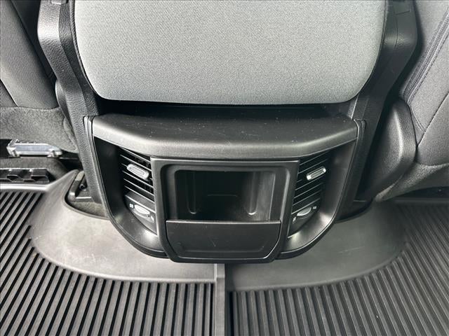 2022 RAM 1500 Big Horn Crew Cab 4x4 5'7" Box
