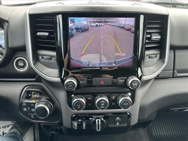 2022 RAM 1500 Big Horn Crew Cab 4x4 5'7" Box