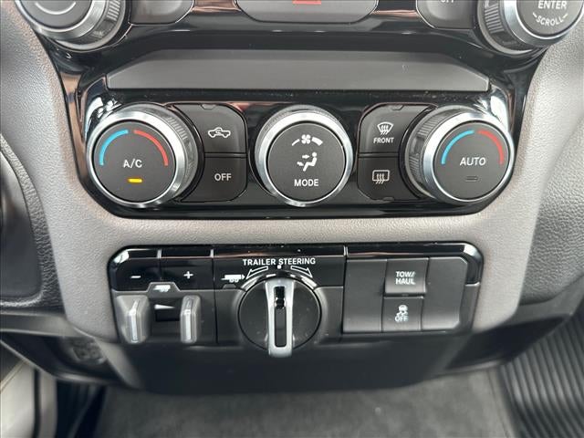 2022 RAM 1500 Big Horn Crew Cab 4x4 5'7" Box