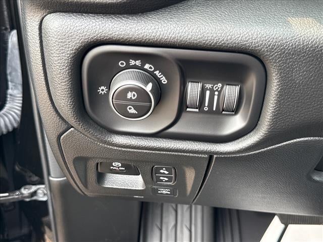 2025 RAM 1500 Rebel Crew Cab 4x4 5'7" Box