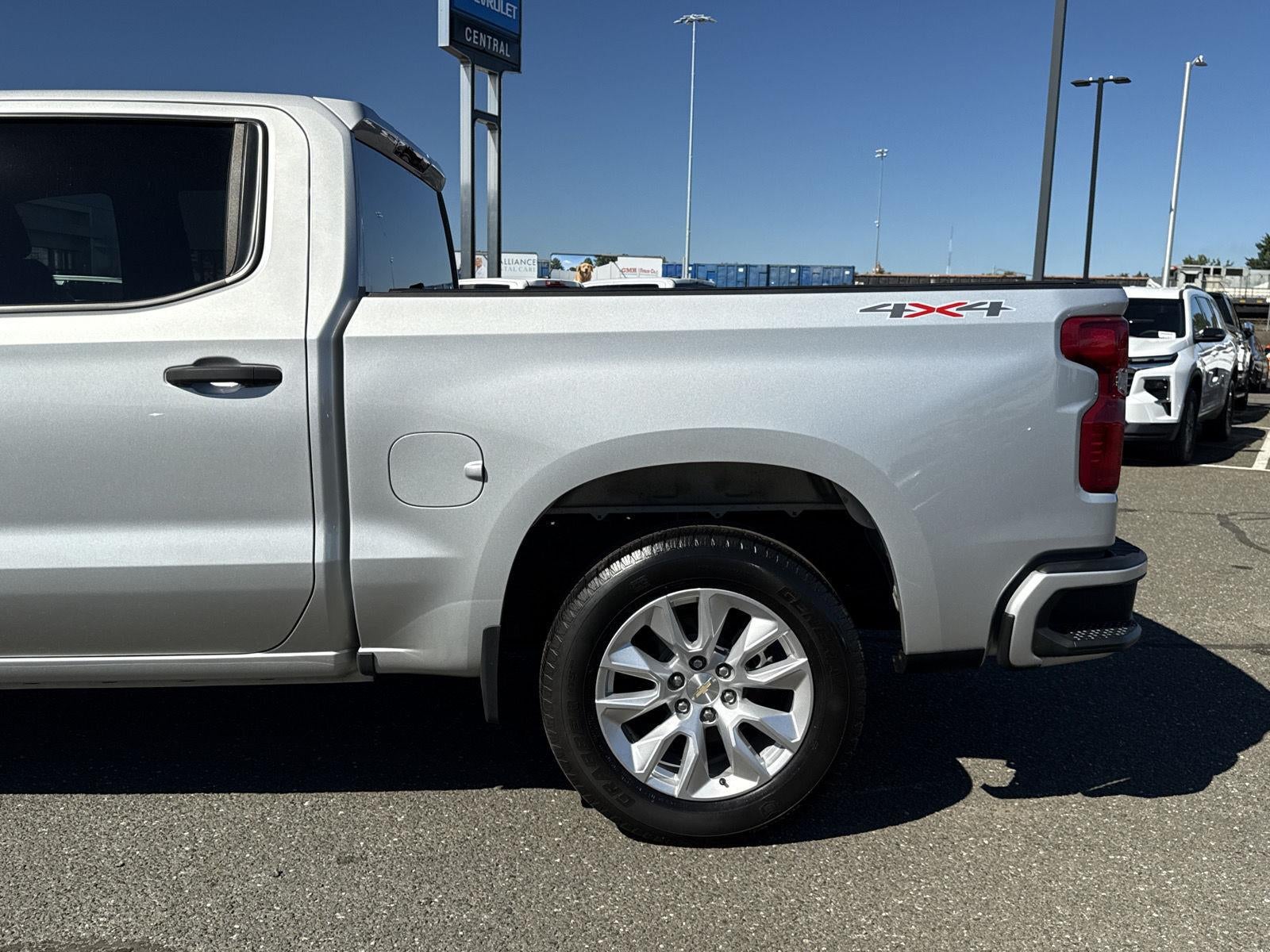2022 Chevrolet Silverado 1500 Custom