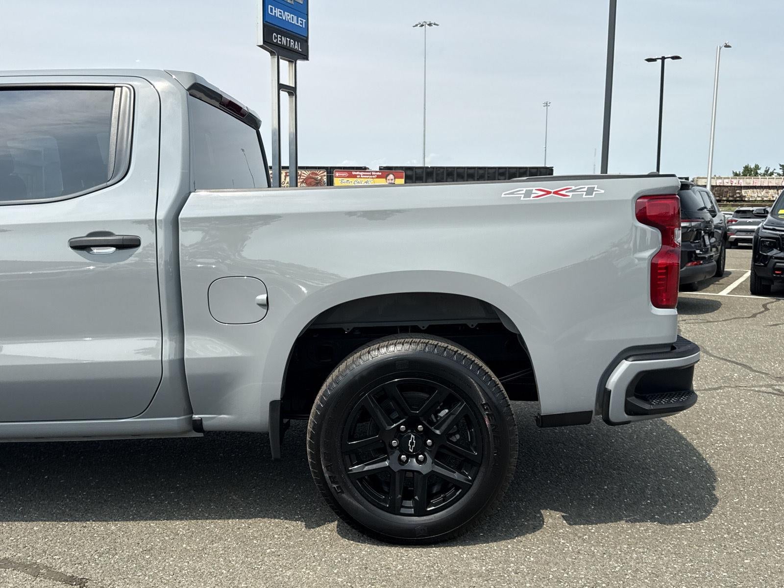 2025 Chevrolet Silverado 1500 Custom