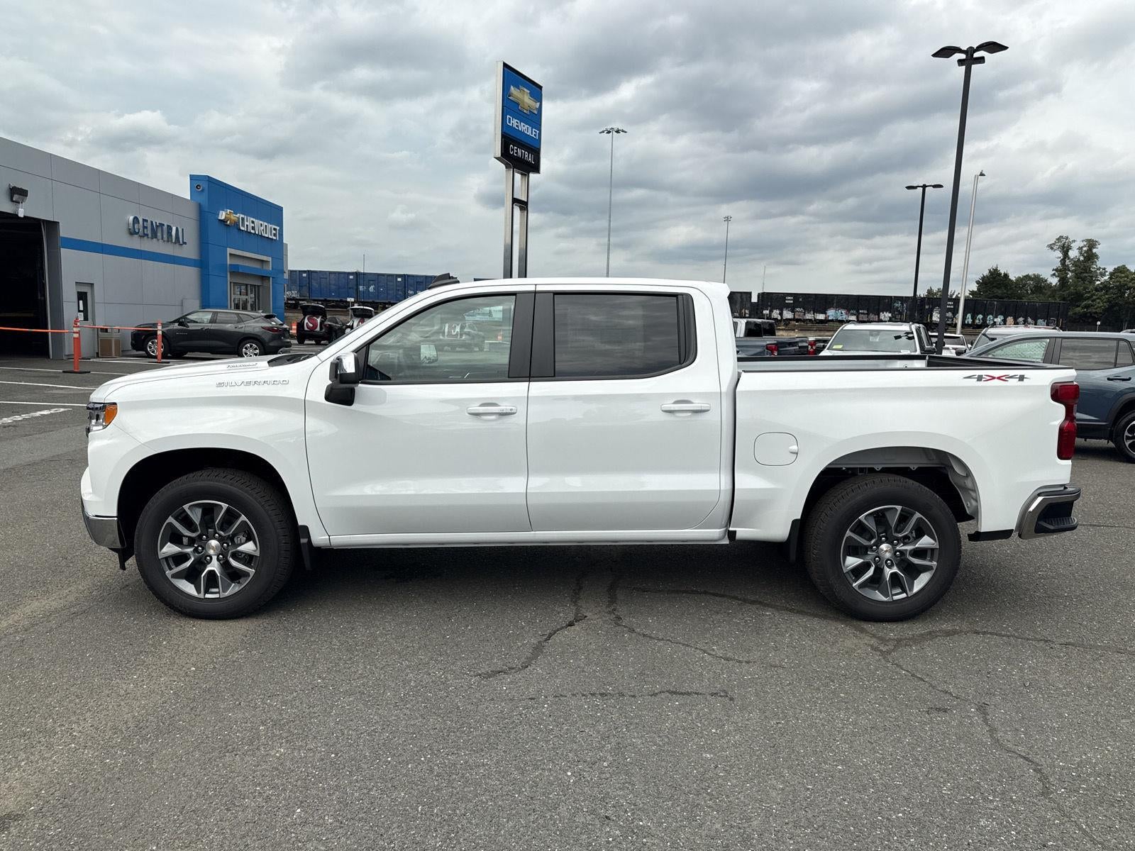 2026 Chevrolet Silverado 1500 LT (2FL)