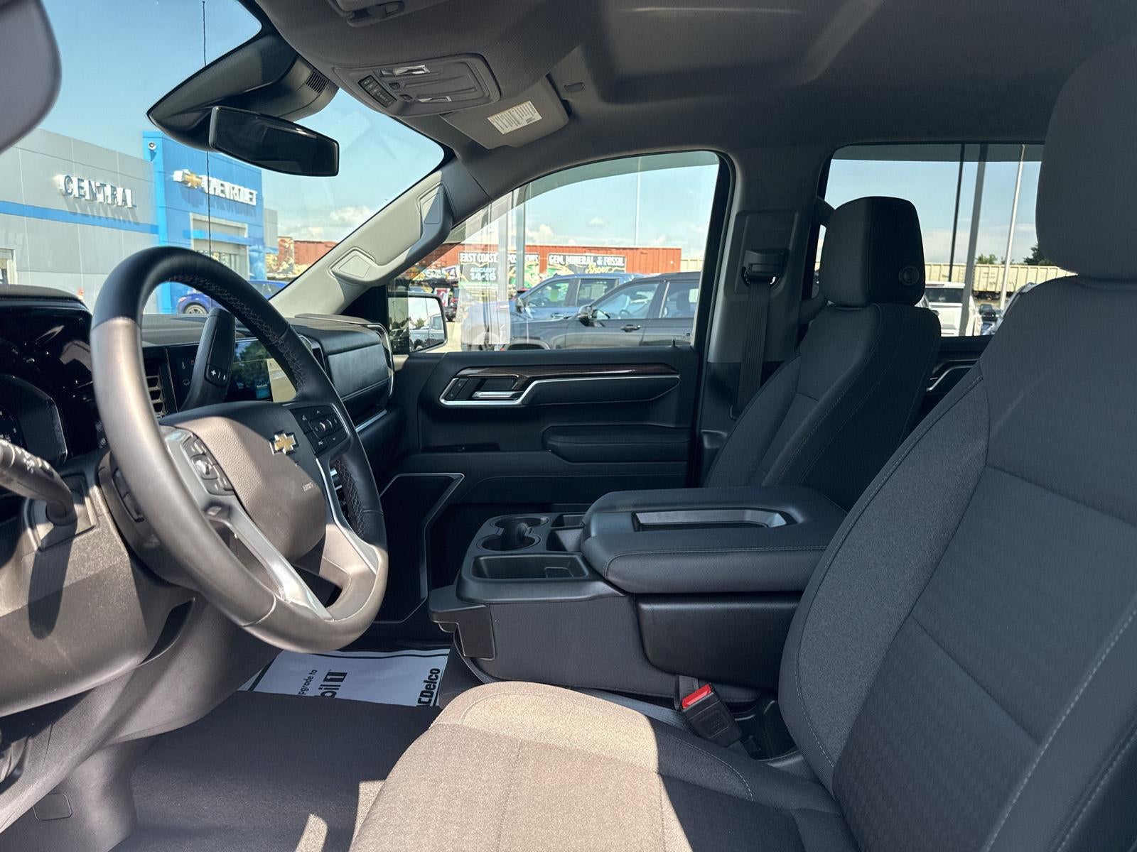 2025 Chevrolet Silverado 1500 LT (2FL)