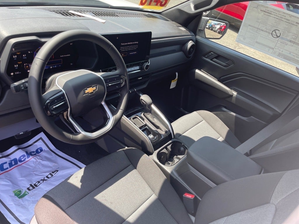 2025 Chevrolet Colorado WT/LT