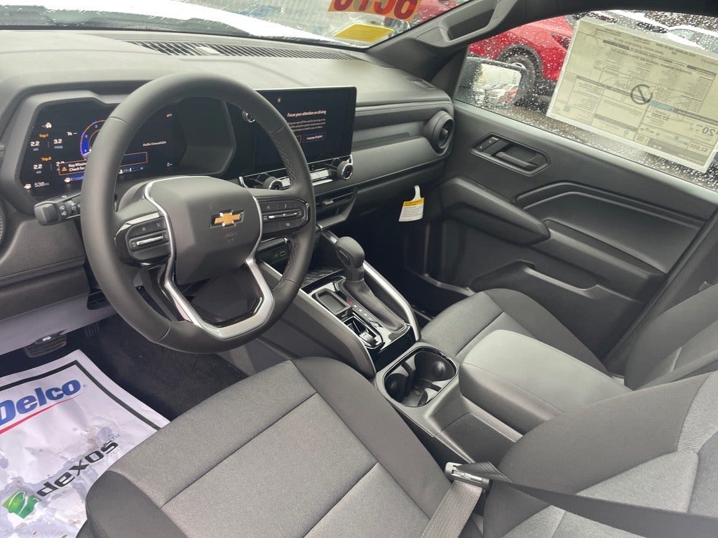 2025 Chevrolet Colorado WT/LT