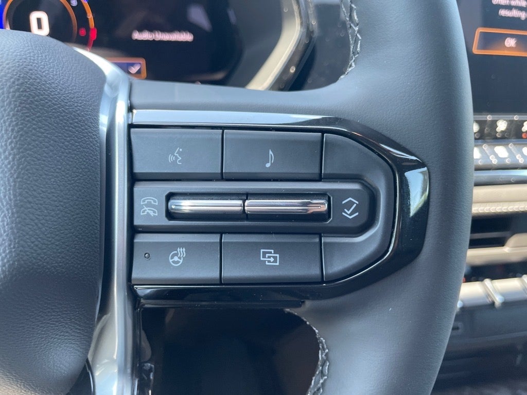 2025 Chevrolet Colorado WT/LT