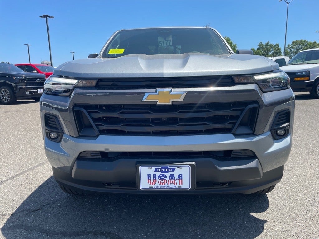 2025 Chevrolet Colorado WT/LT