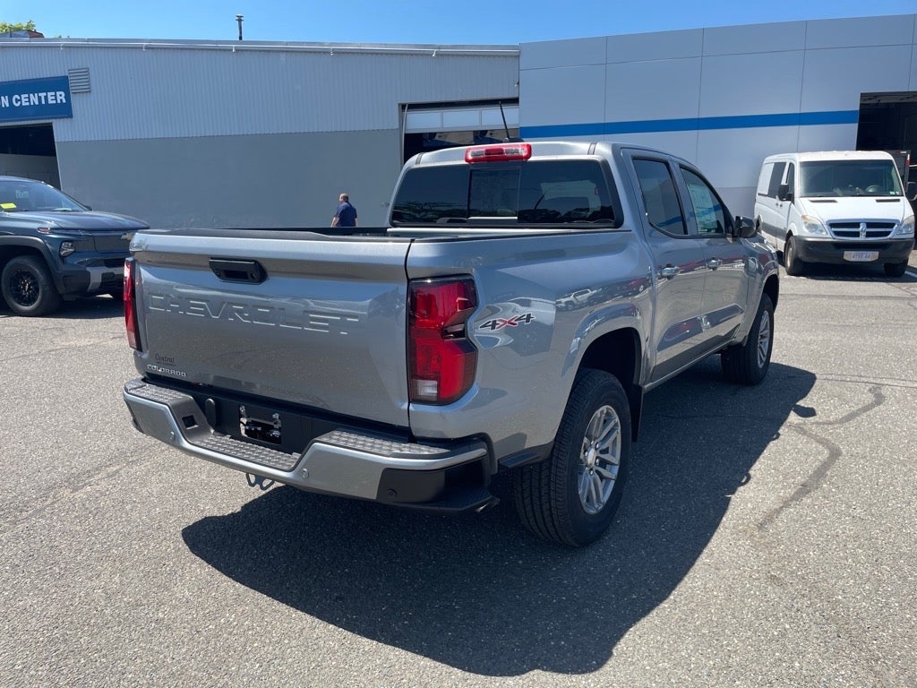 2025 Chevrolet Colorado WT/LT
