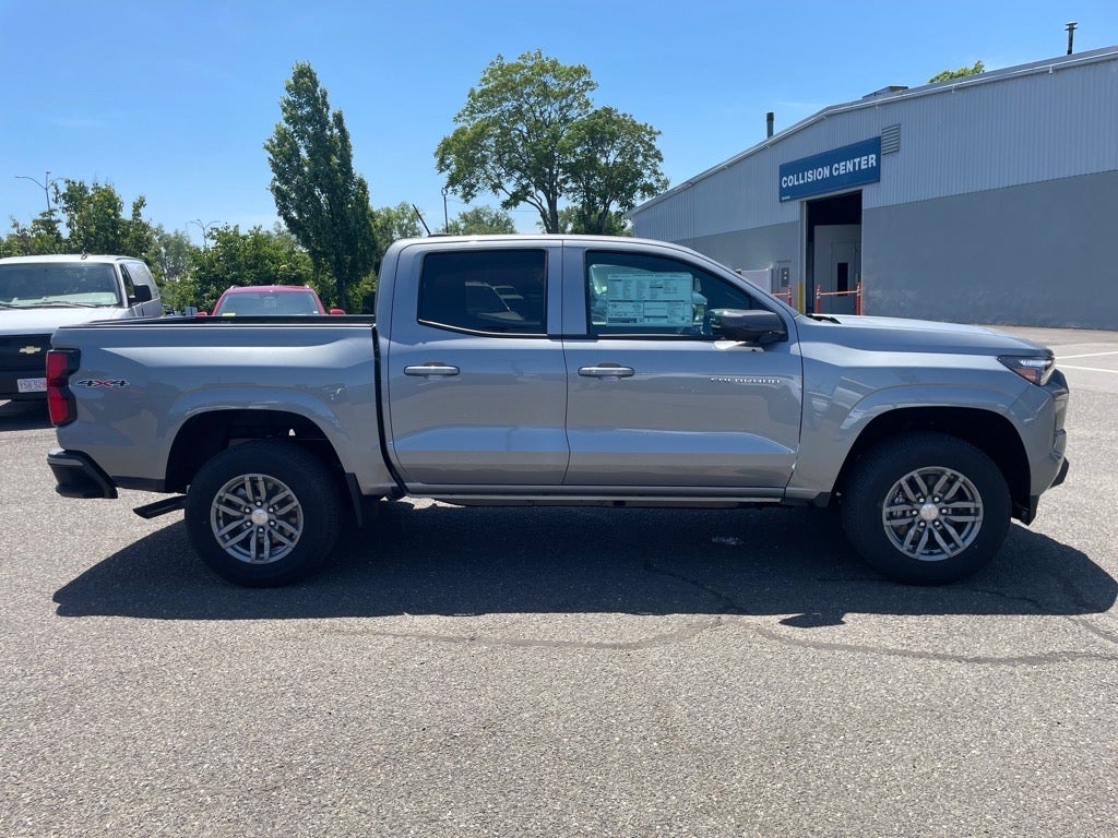 2025 Chevrolet Colorado WT/LT