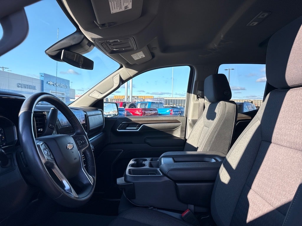 2022 Chevrolet Silverado 1500 LT (2FL)