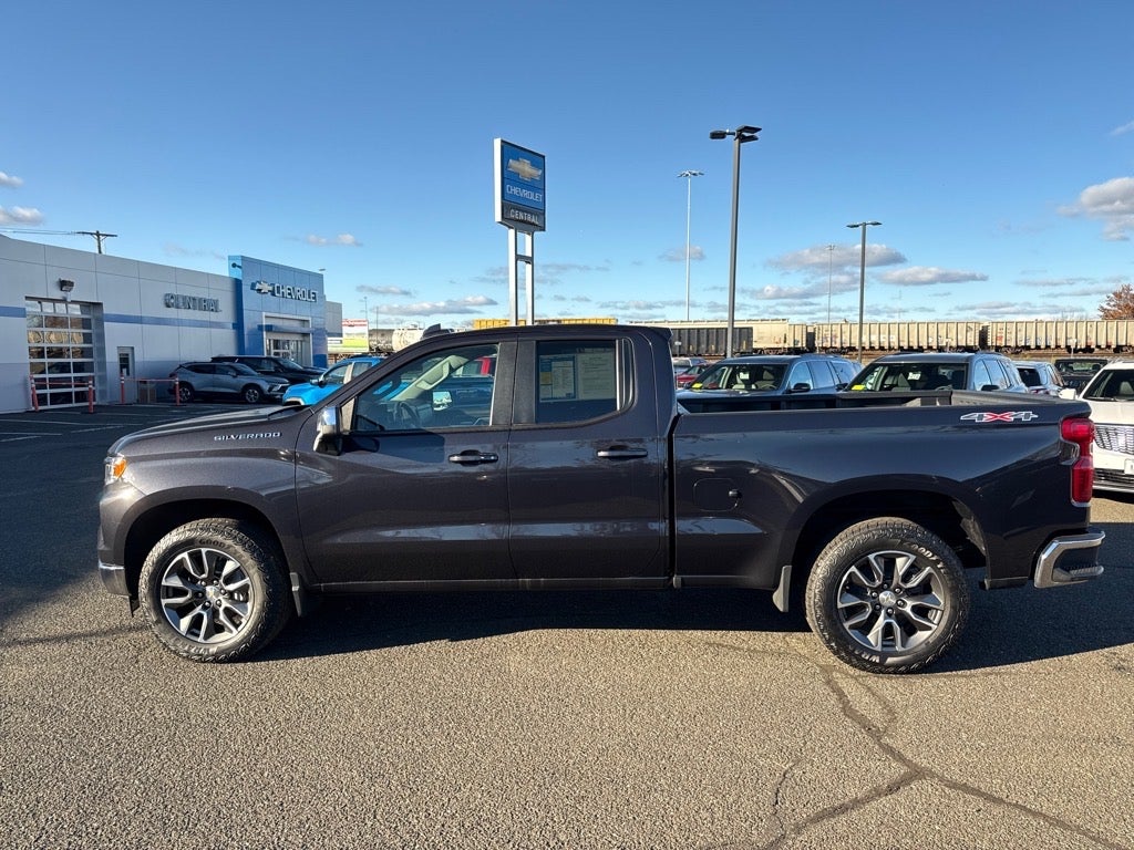 2022 Chevrolet Silverado 1500 LT (2FL)