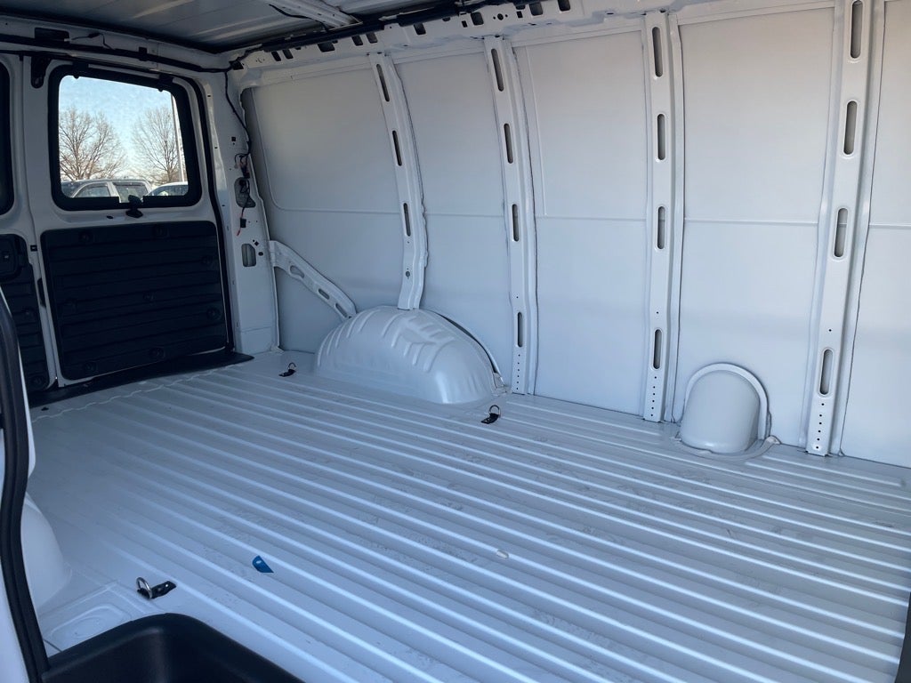 2025 Chevrolet Express Cargo 2500 WT