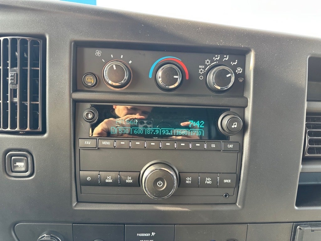 2025 Chevrolet Express Cargo 2500 WT