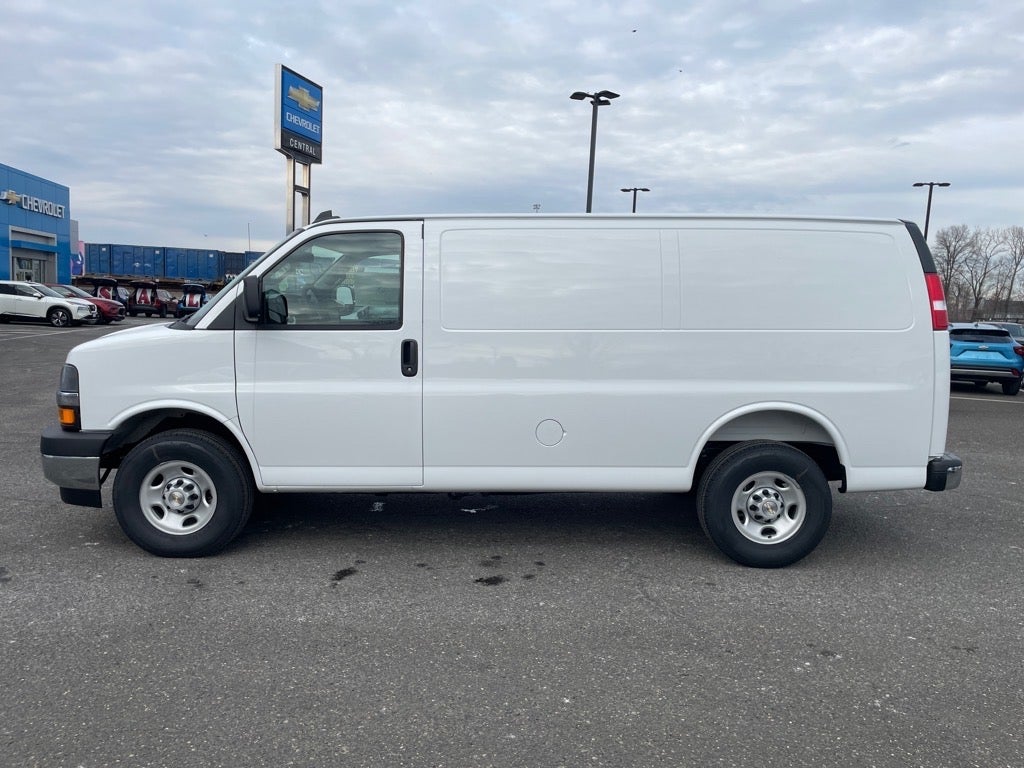 2025 Chevrolet Express Cargo 2500 WT