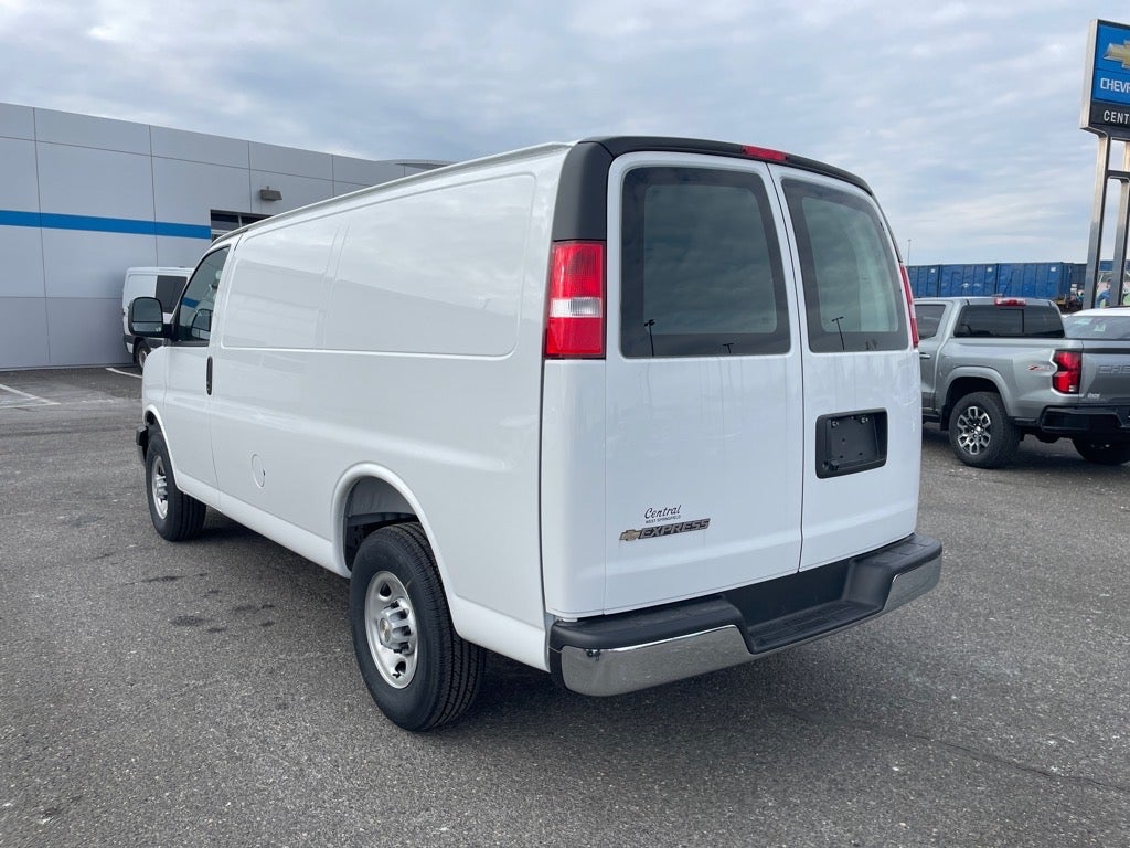 2025 Chevrolet Express Cargo 2500 WT