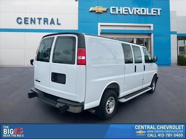 2025 Chevrolet Express Cargo WT