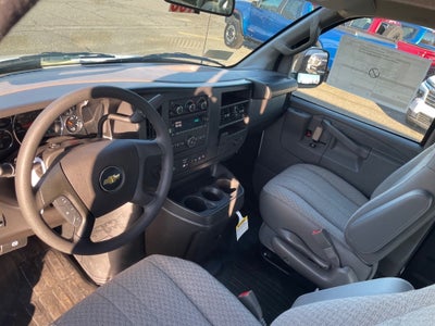 2025 Chevrolet Express Cargo 3500 WT