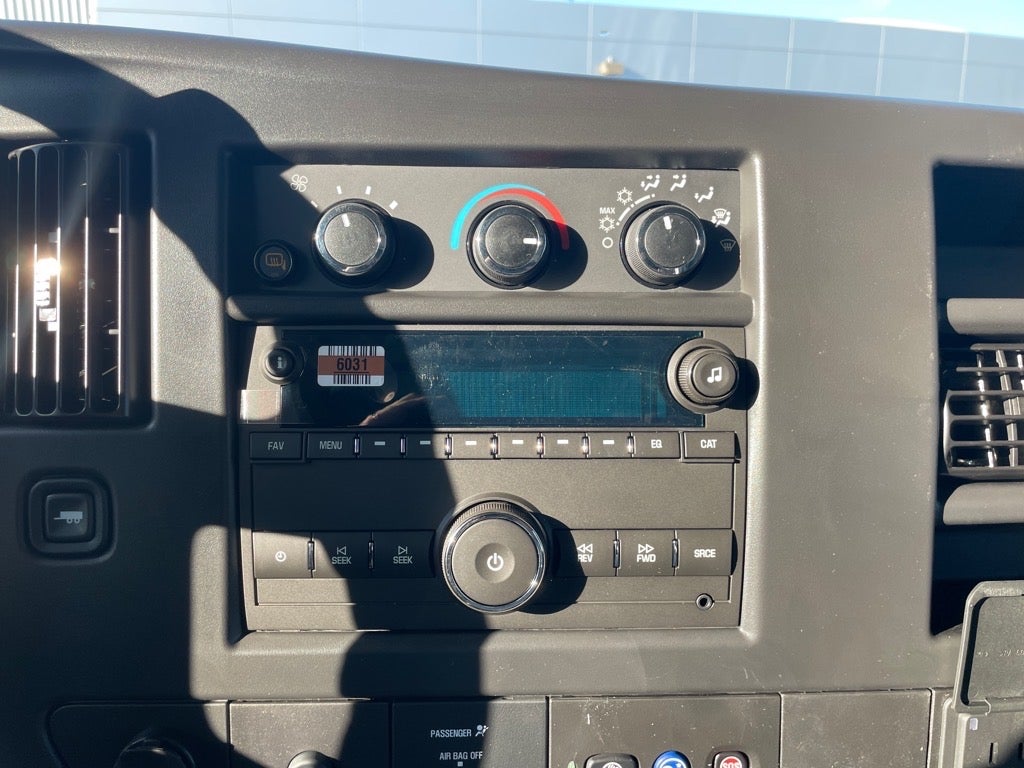 2025 Chevrolet Express Cargo 3500 WT