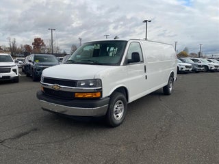 2025 Chevrolet Express Cargo 3500 WT