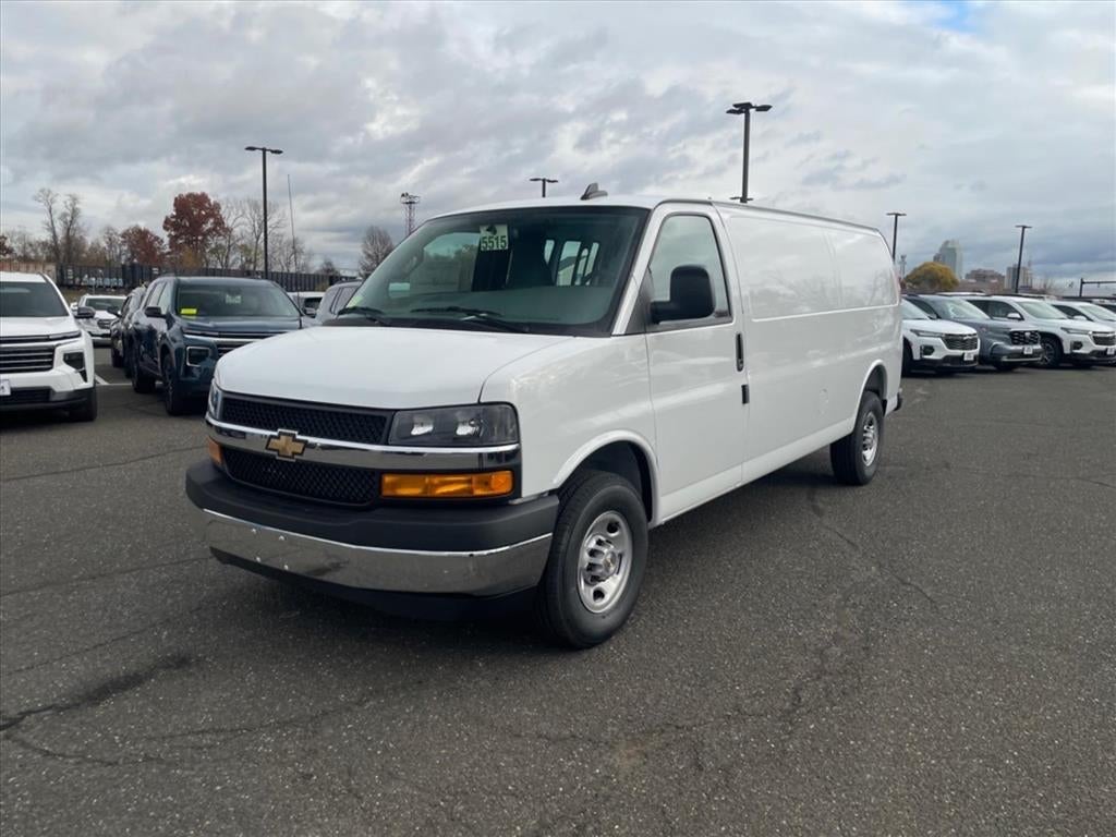 2026 Chevrolet Express Cargo 3500 1WT
