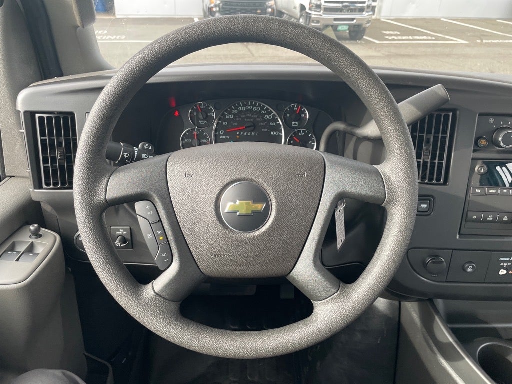 2025 Chevrolet Express Cargo 3500 WT