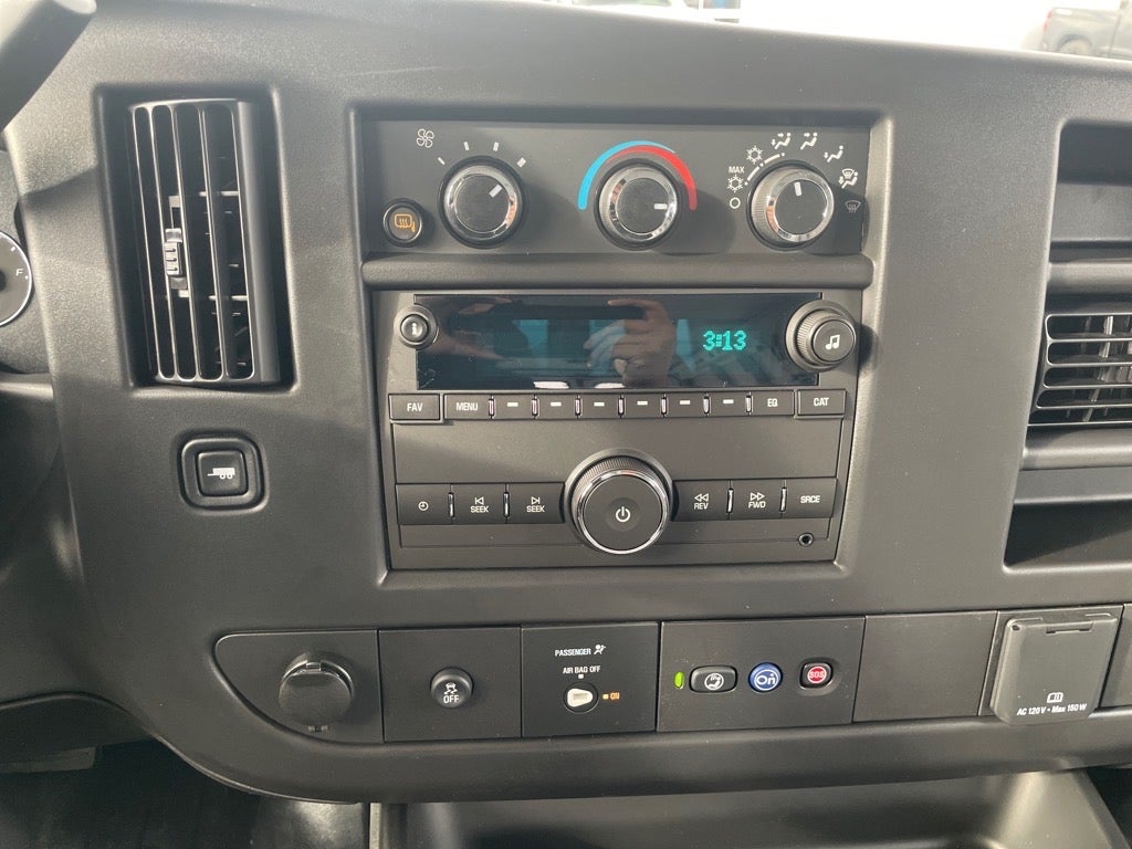 2025 Chevrolet Express Cargo 3500 WT