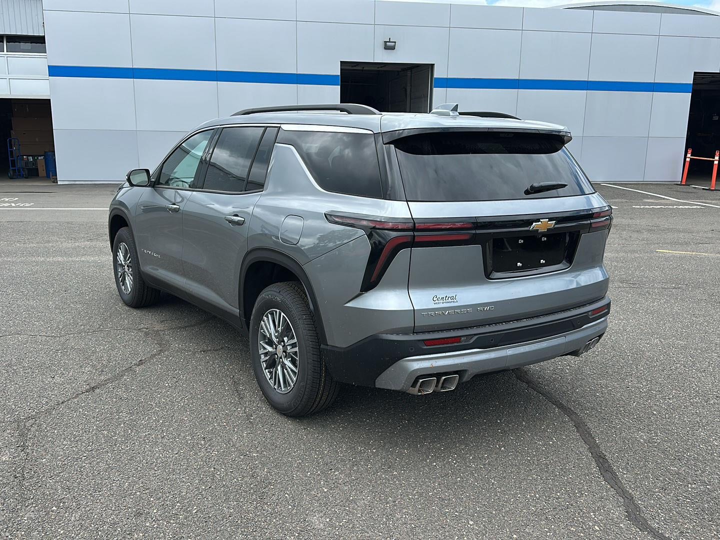 2027 Chevrolet Traverse LT