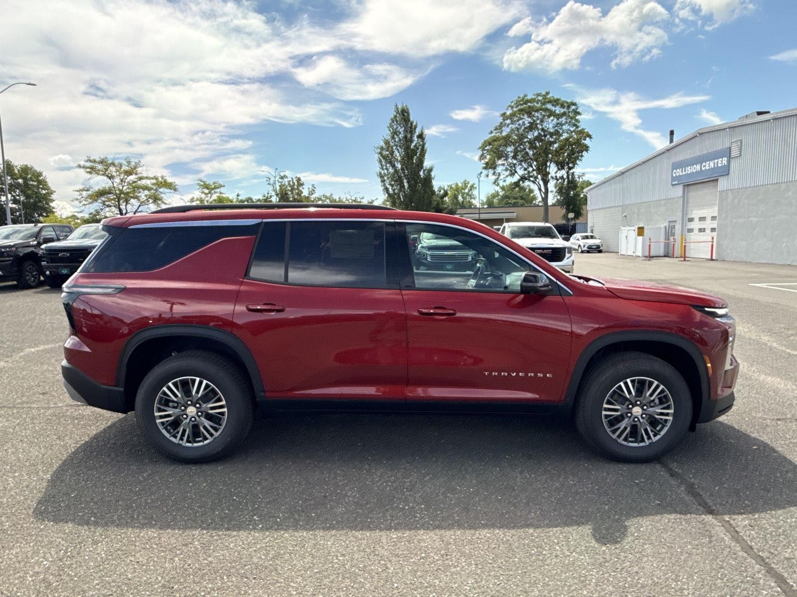 2027 Chevrolet Traverse LT