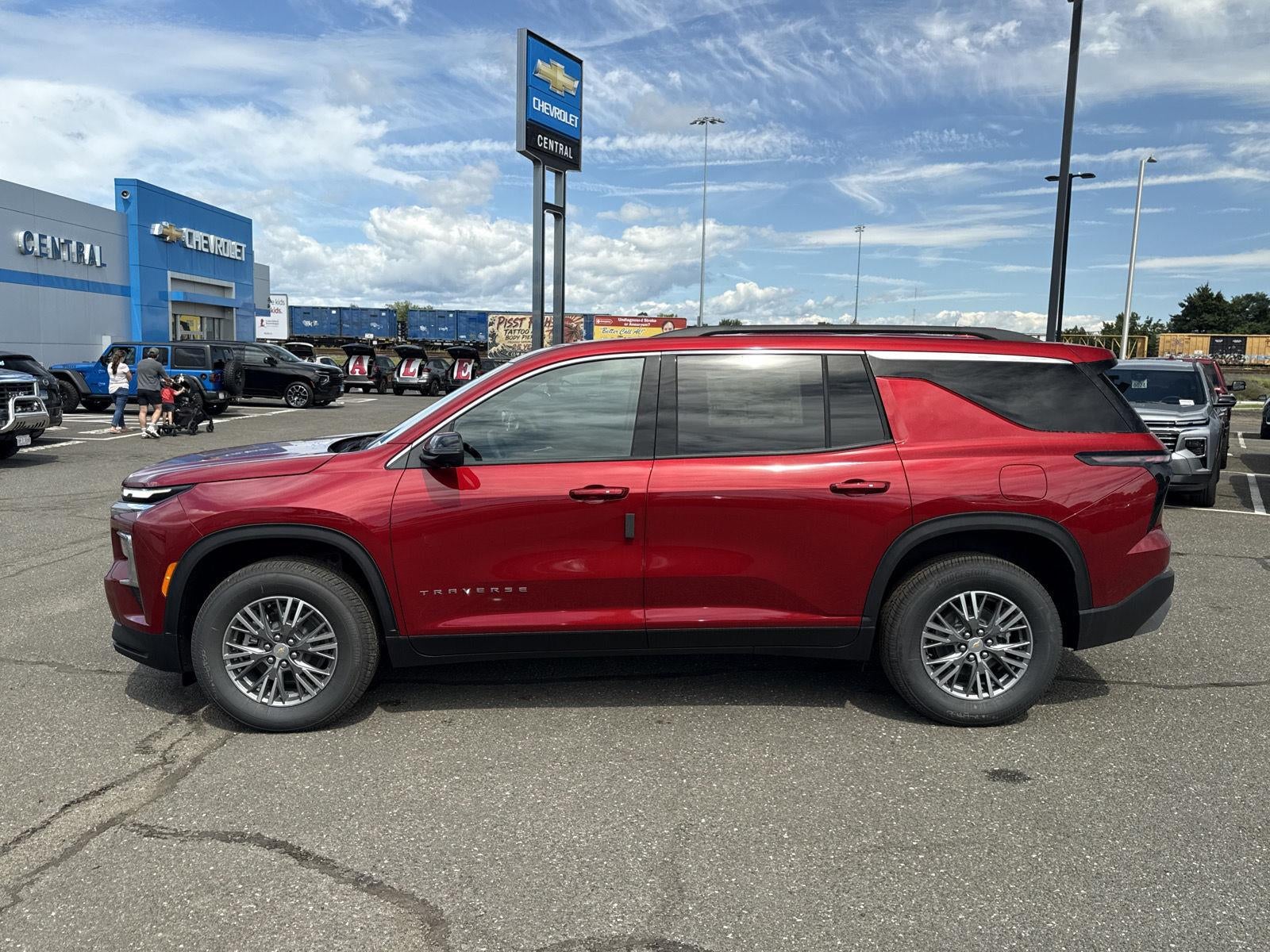 2027 Chevrolet Traverse LT