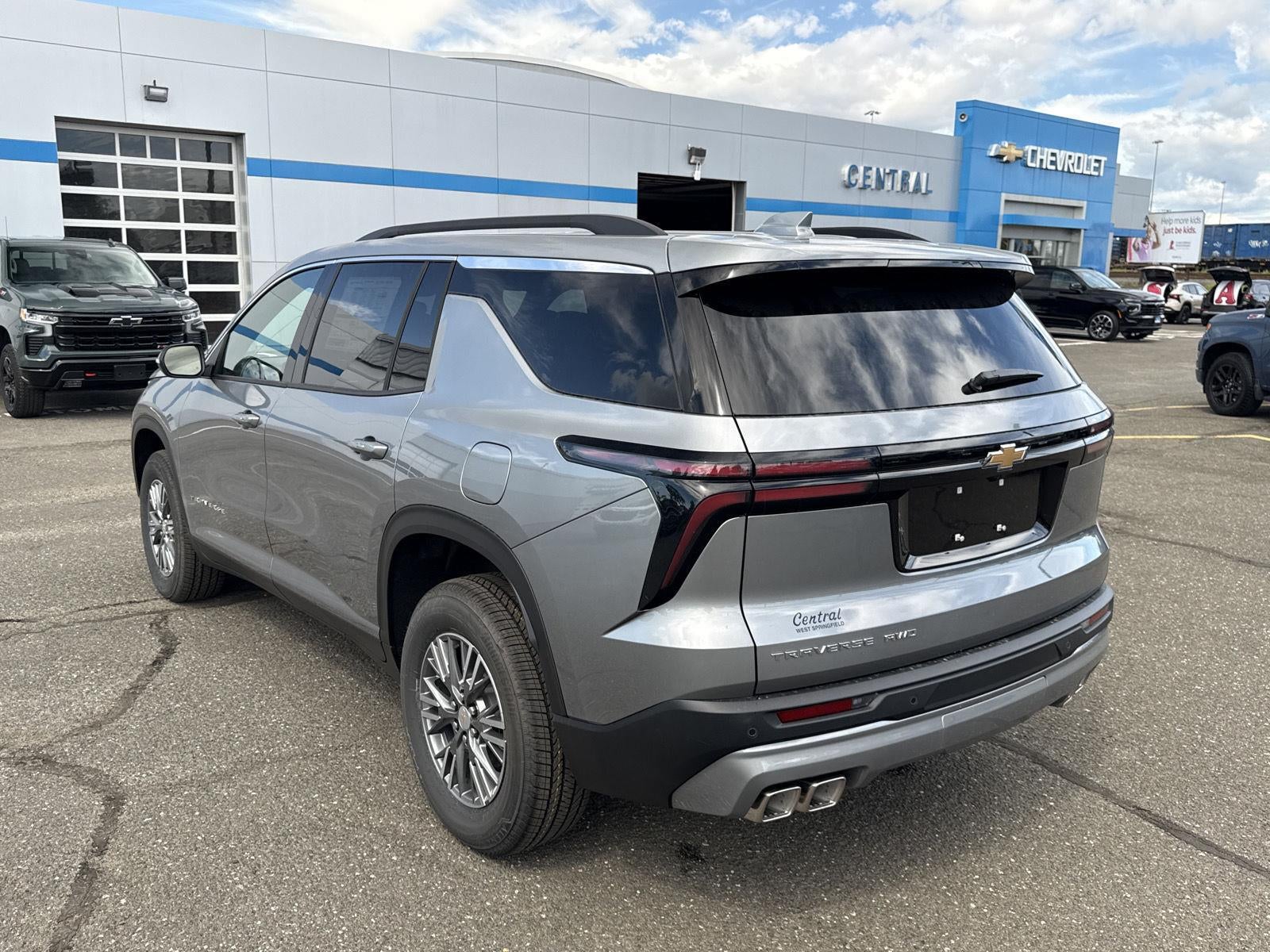 2027 Chevrolet Traverse LT