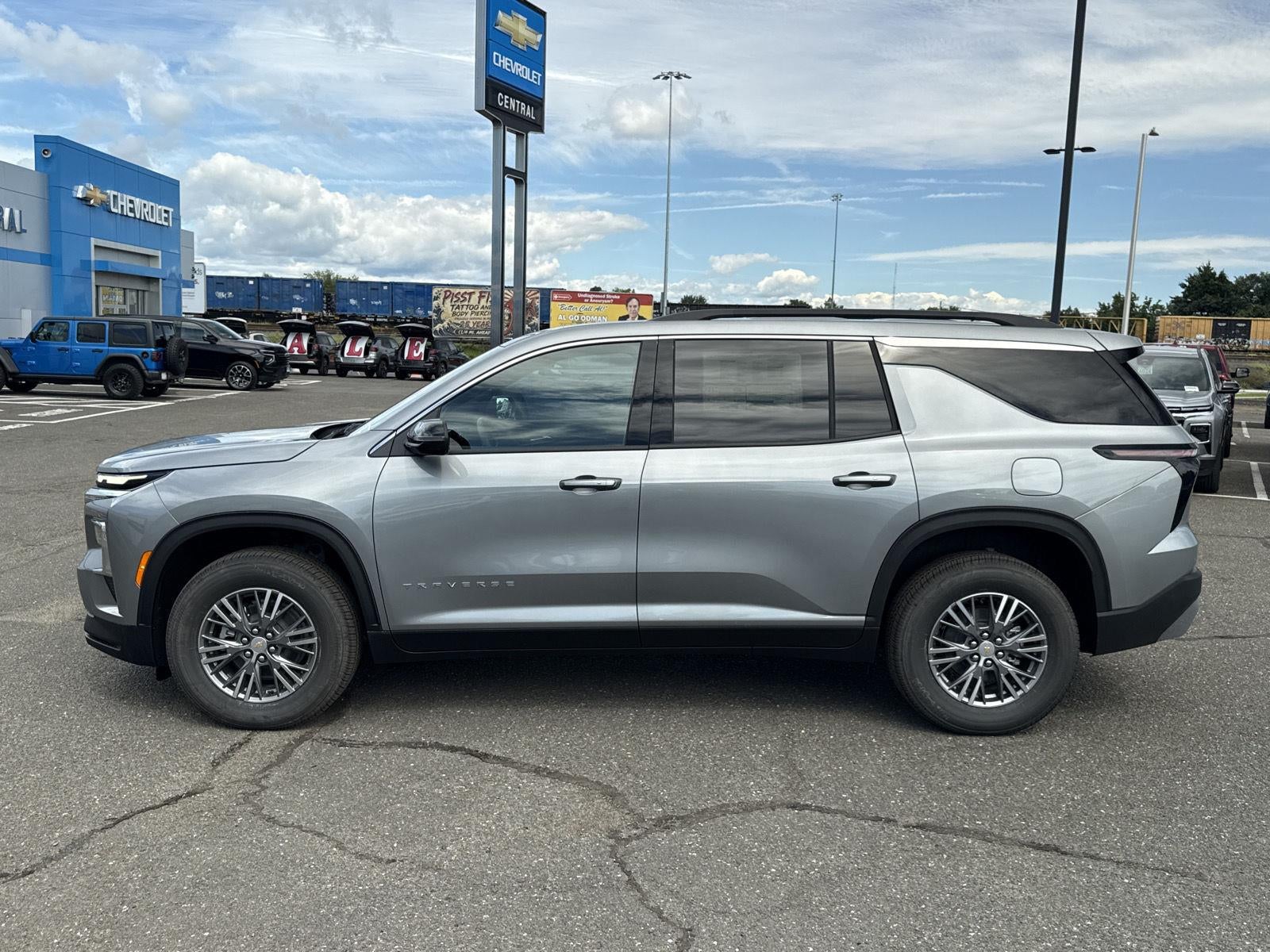 2027 Chevrolet Traverse LT