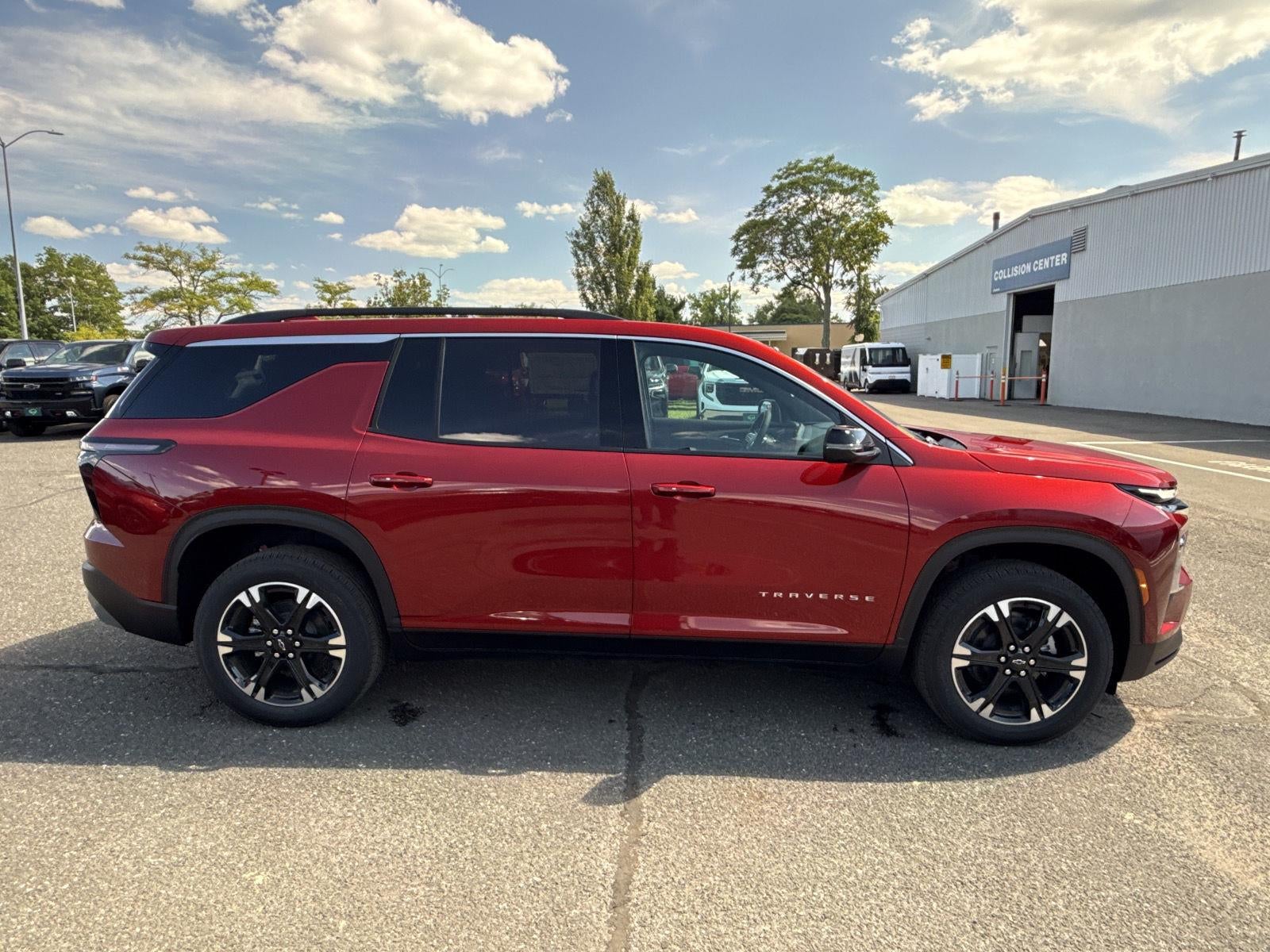 2027 Chevrolet Traverse LT