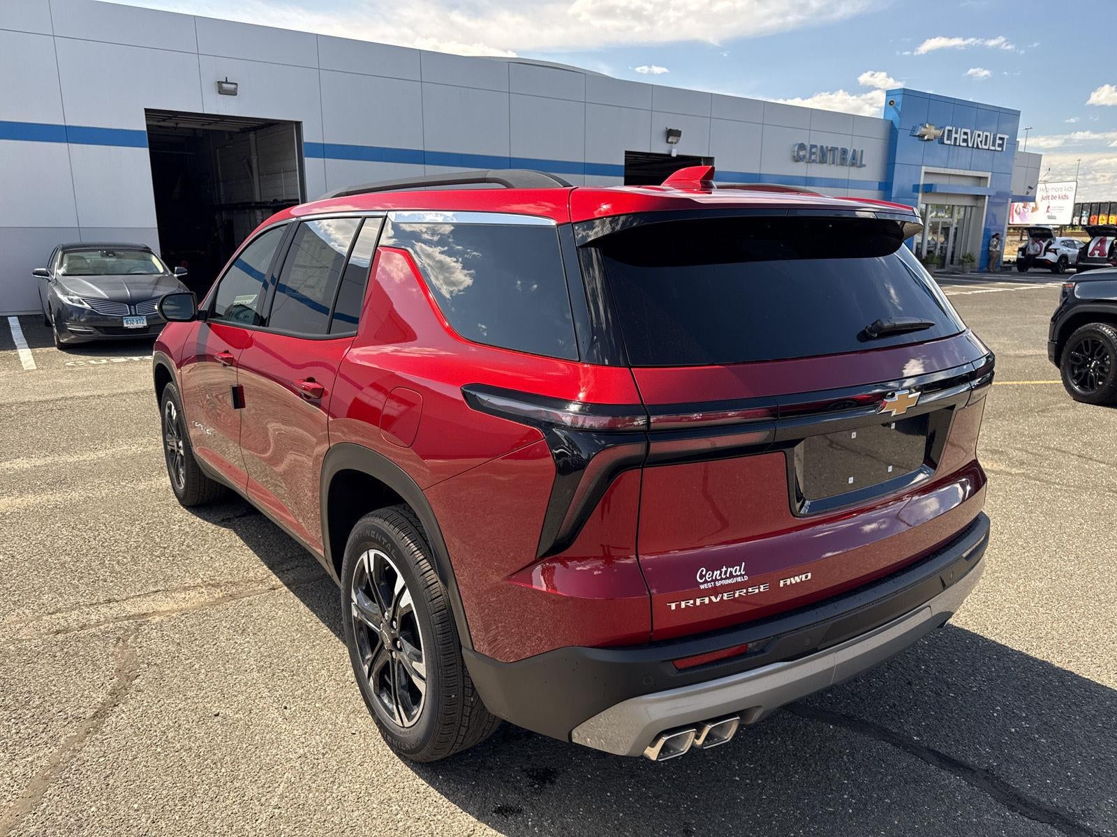 2027 Chevrolet Traverse LT