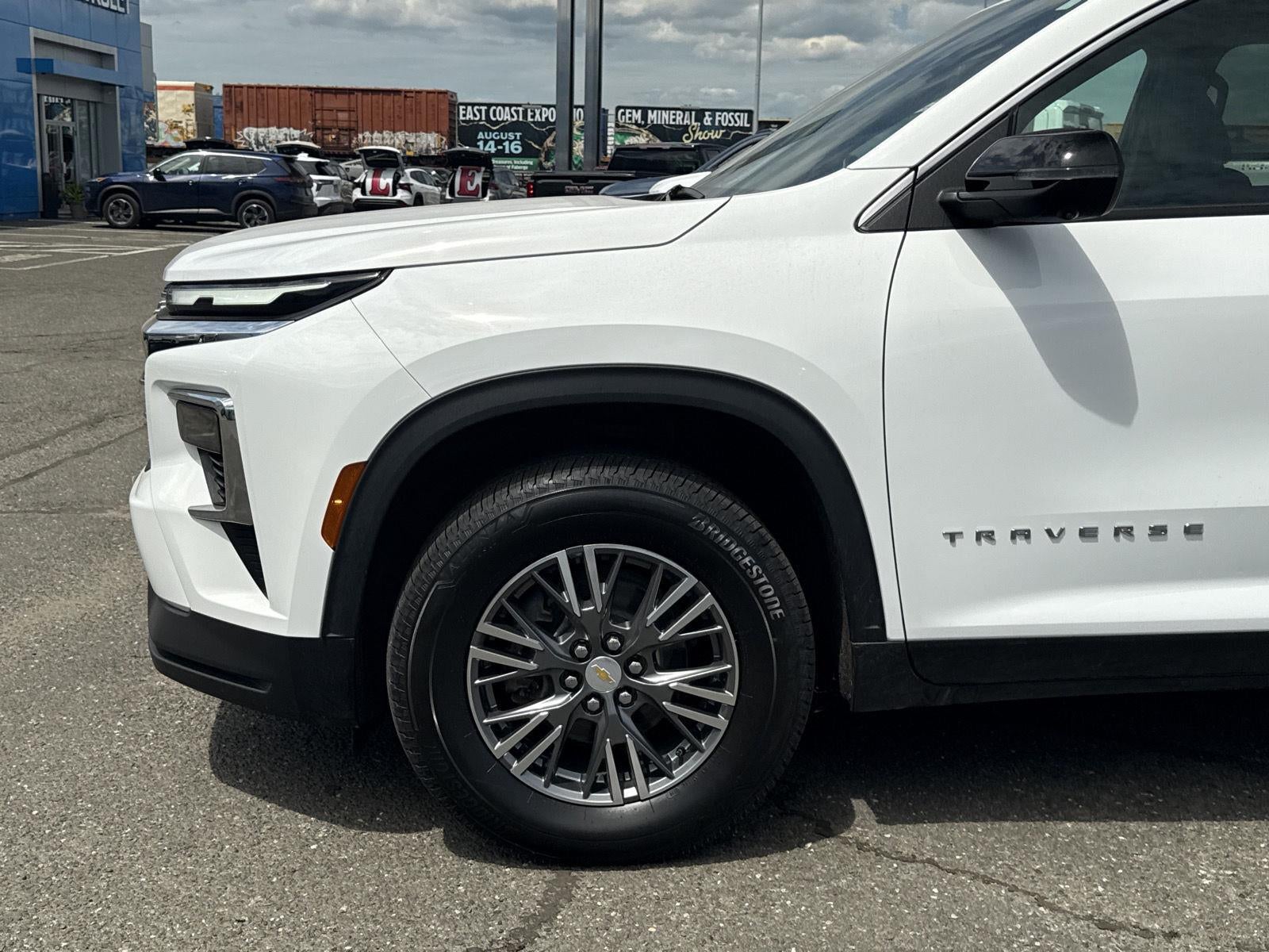 2024 Chevrolet Traverse LT