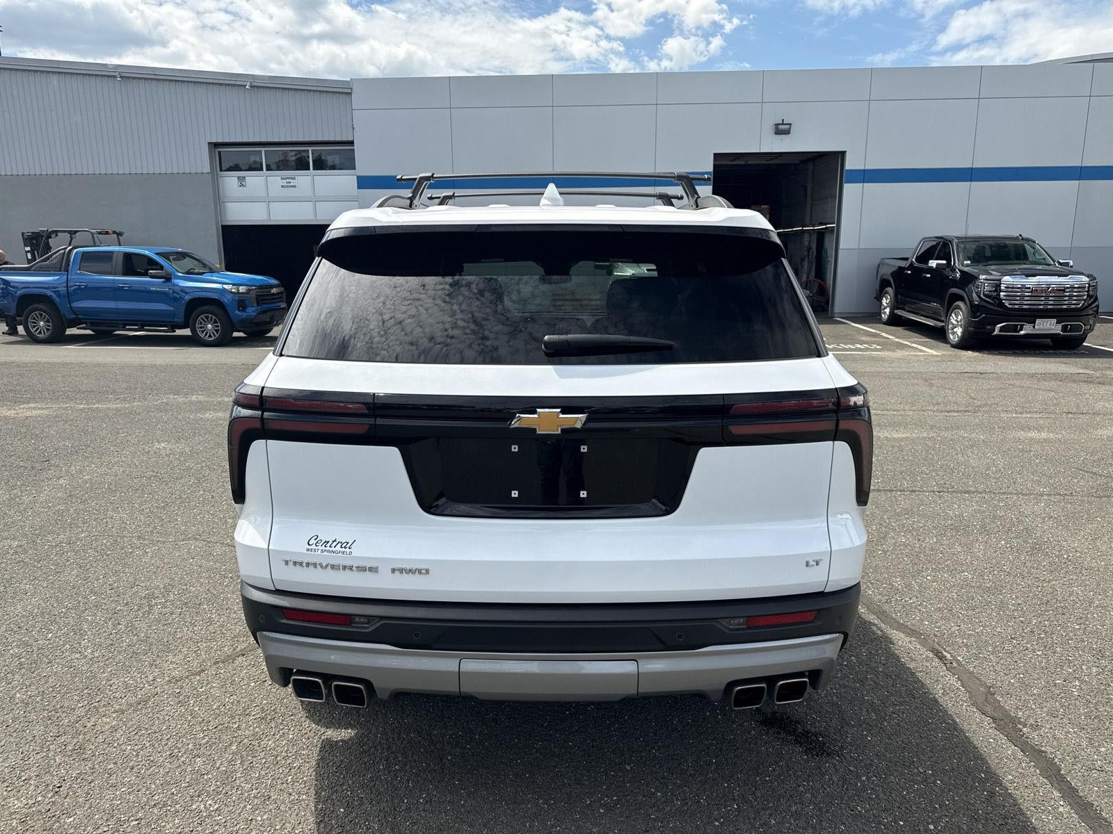 2024 Chevrolet Traverse LT