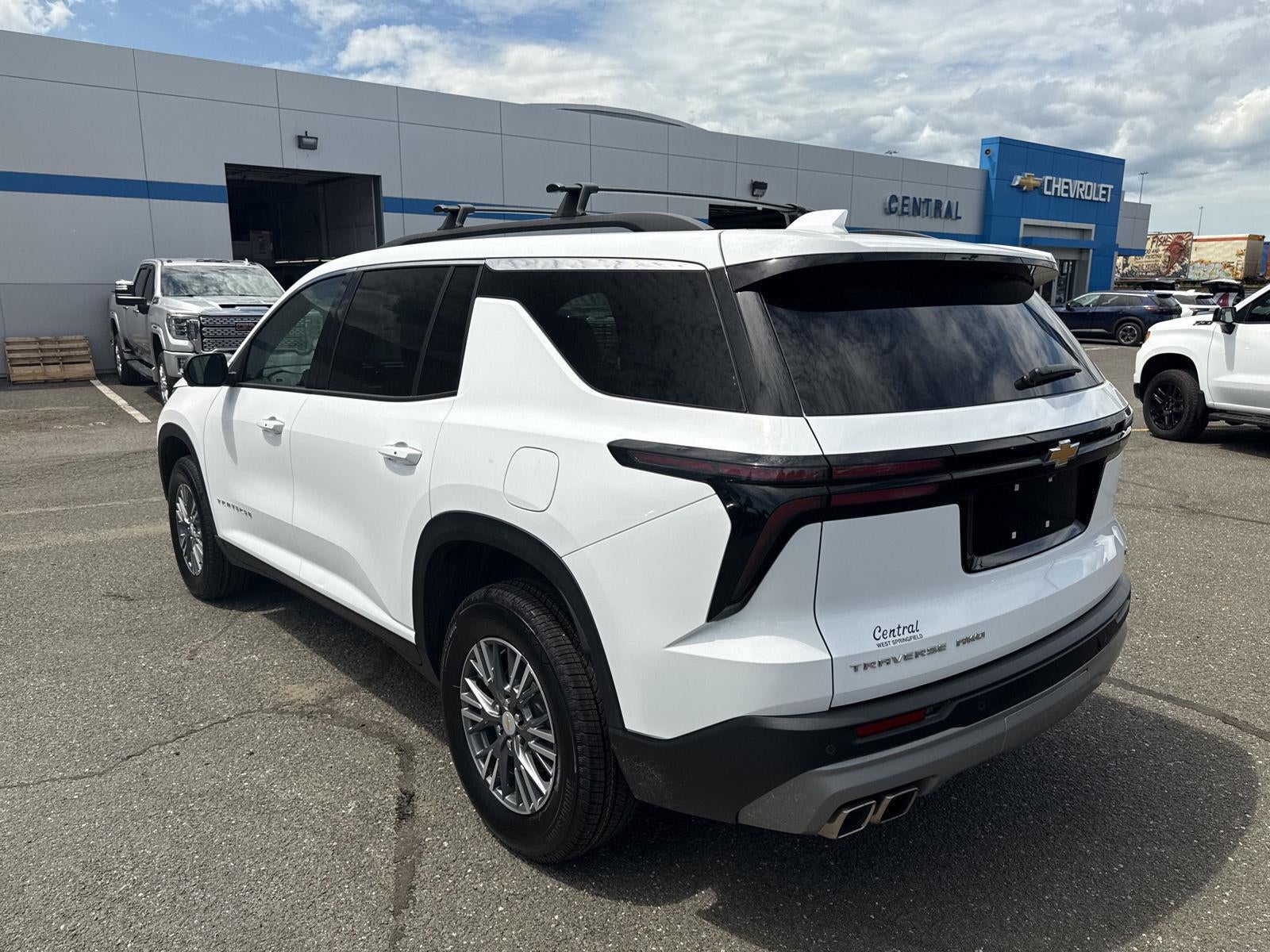 2024 Chevrolet Traverse LT