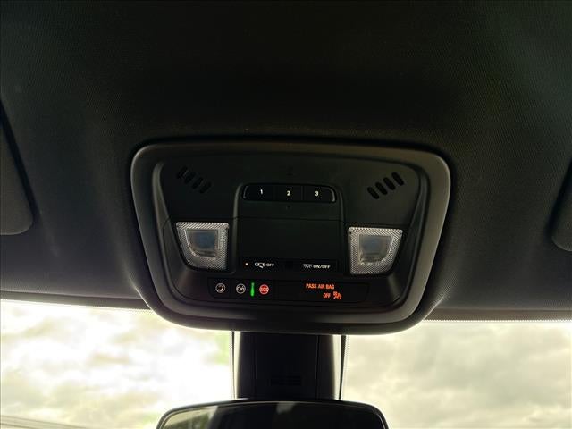 2023 Chevrolet Traverse 3LT - Photo 31