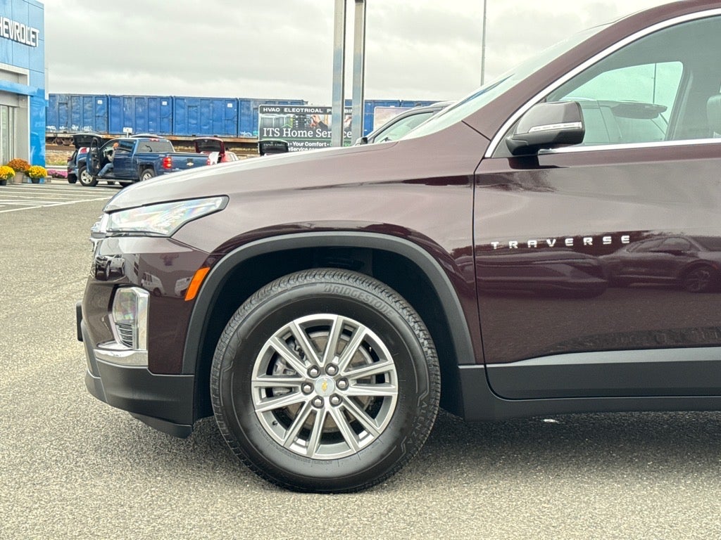 2023 Chevrolet Traverse LT Leather