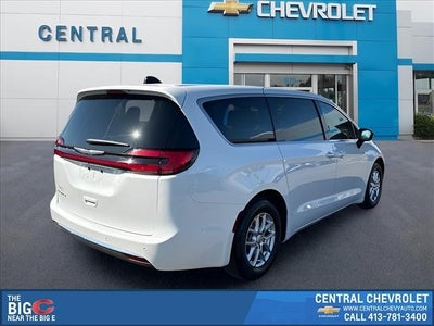 2025 Chrysler Pacifica Select