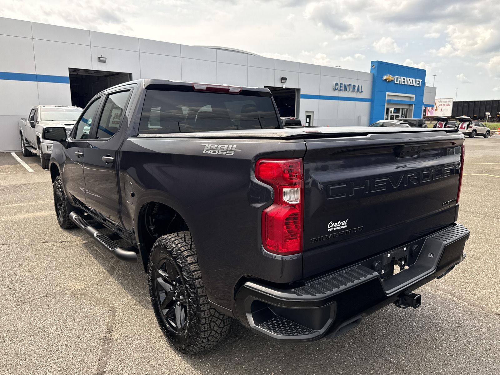 2024 Chevrolet Silverado 1500 Custom Trail Boss
