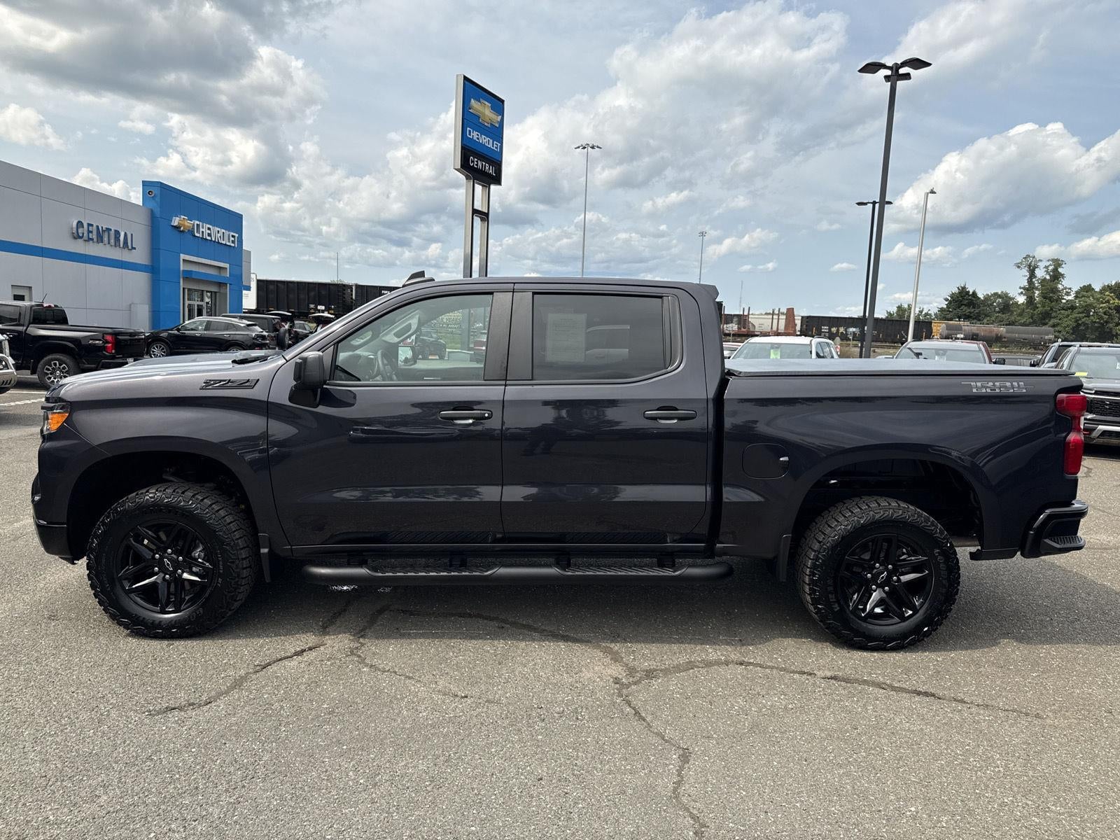 2024 Chevrolet Silverado 1500 Custom Trail Boss