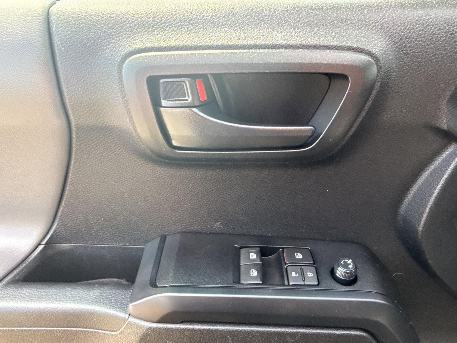 2022 Toyota Tacoma SR V6