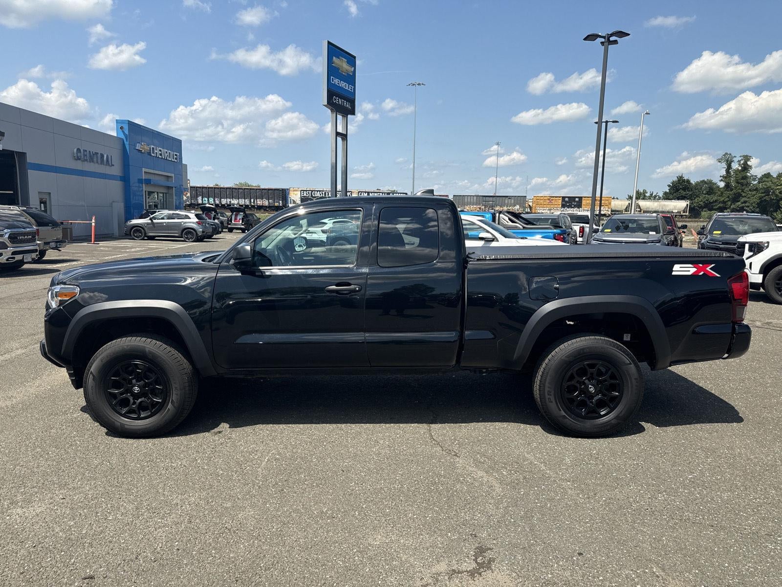 2022 Toyota Tacoma SR V6