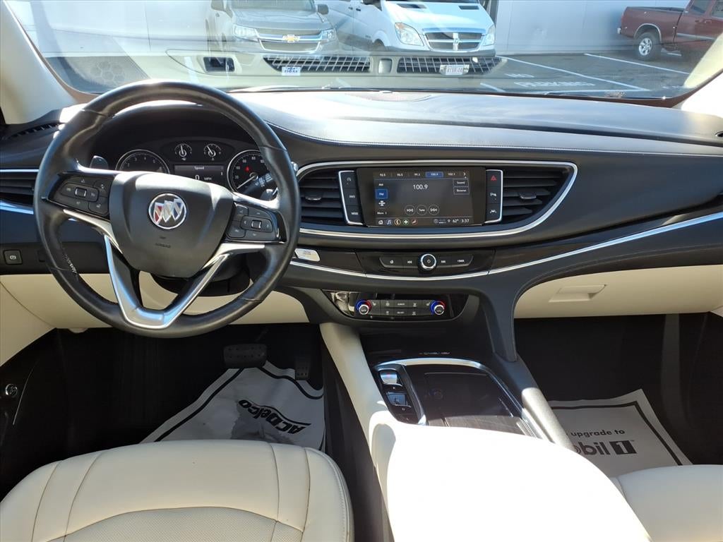 2022 Buick Enclave Essence