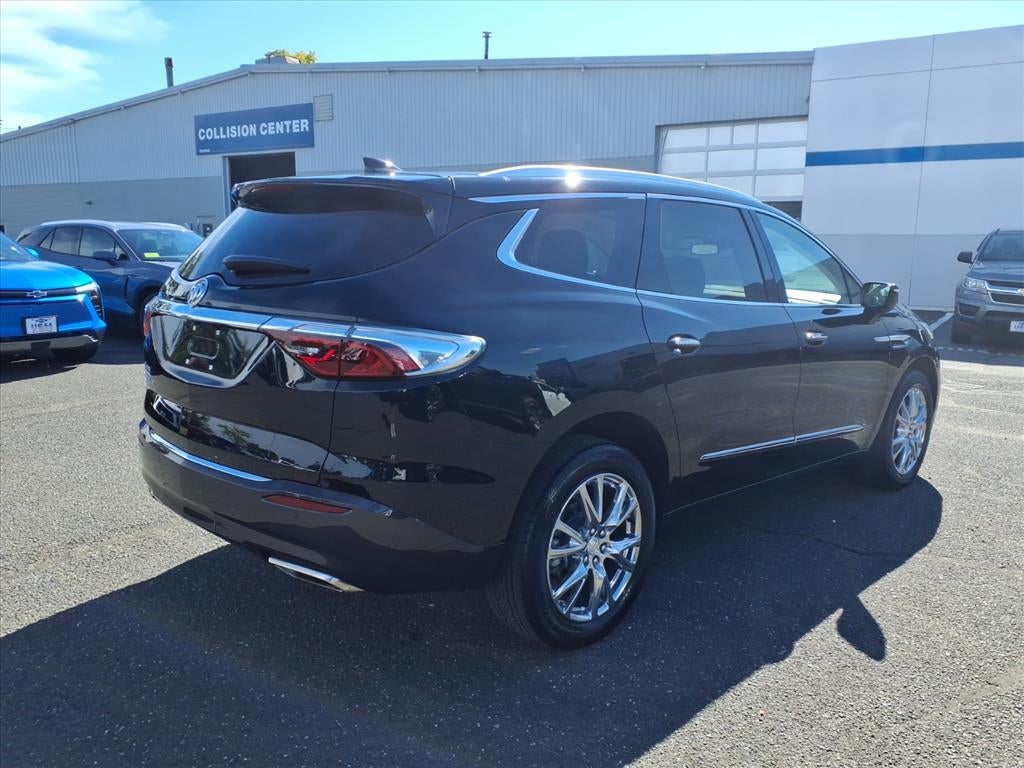 2022 Buick Enclave Essence
