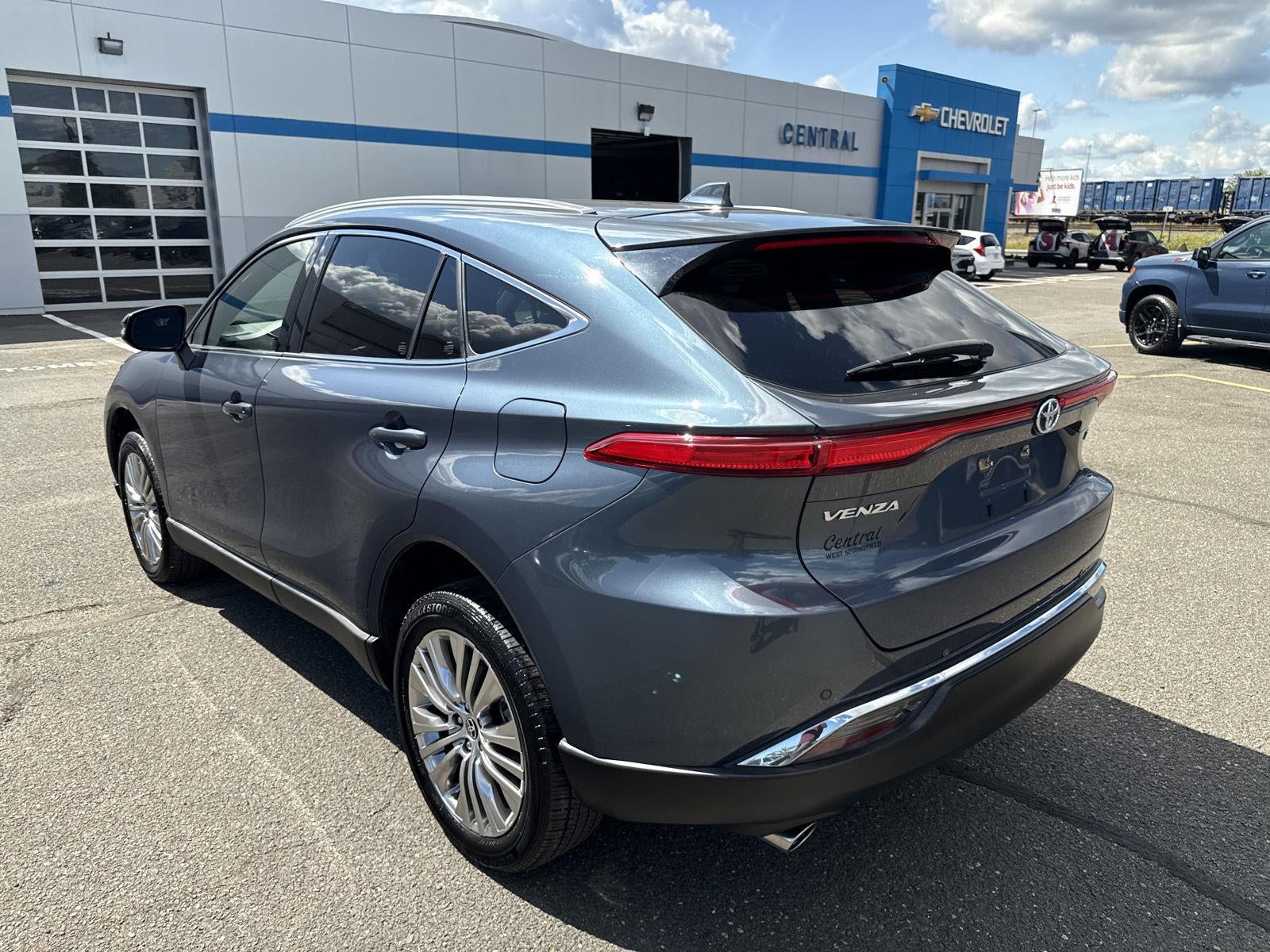 2023 Toyota Venza XLE
